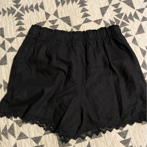 4 for $10 Time and Tru Black Linen Short with Lace Cuff size Medium 8-10 - Picture 2 of 6